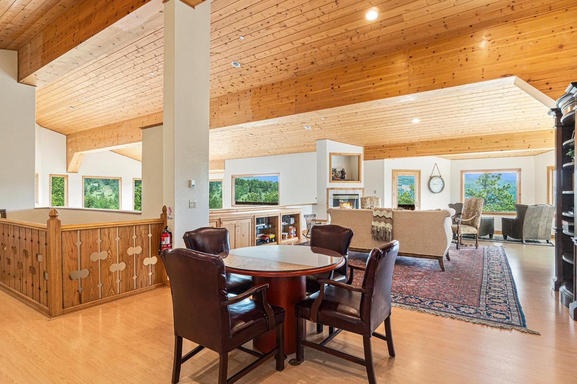 H7 At Hope Mountain -- 6-bedroom Retreat At Colorado Holiday home *