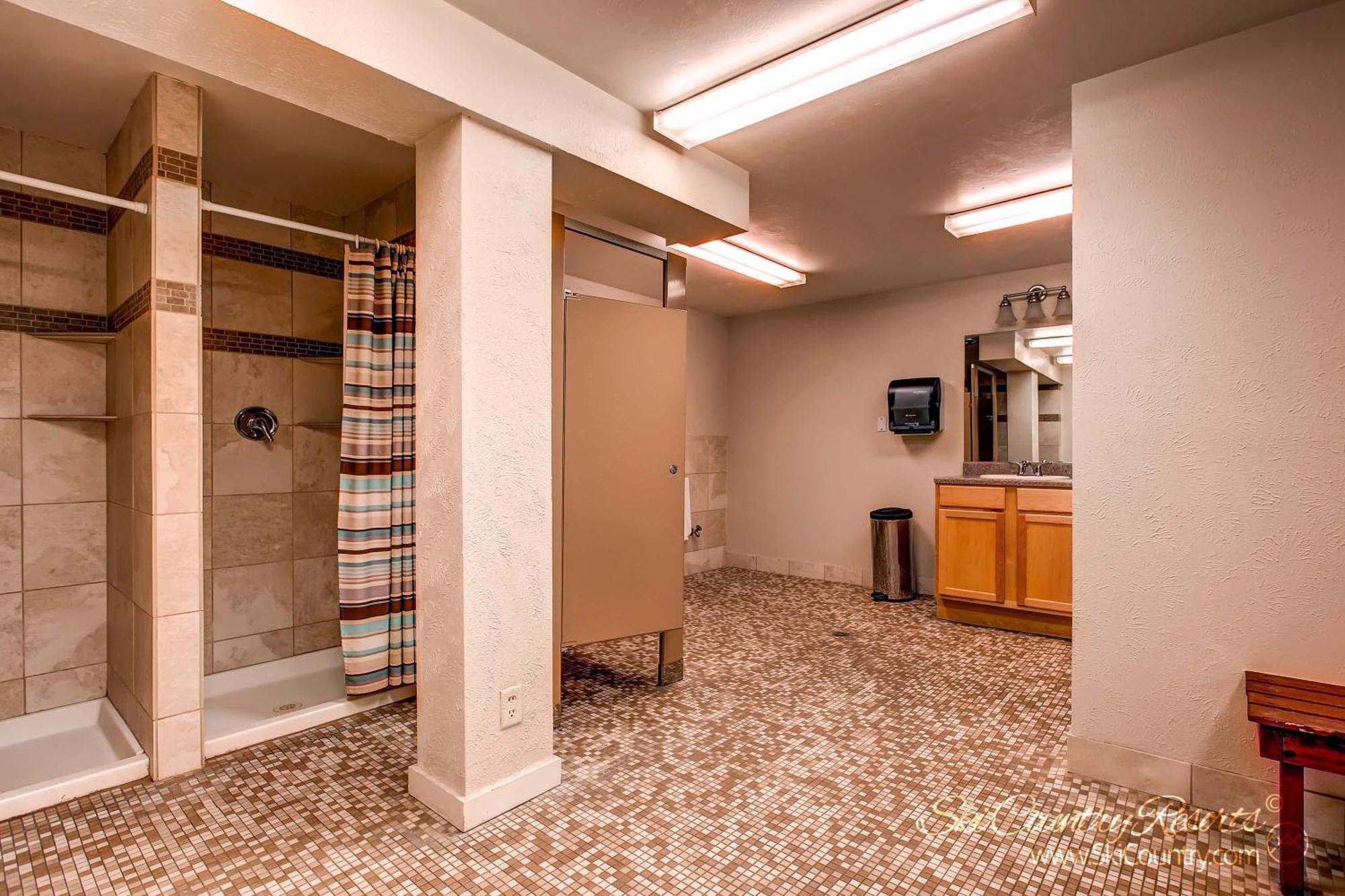 Apartment Cozy, Spacious In Breckenridge's Downtown Historic Gaslight District Lb215