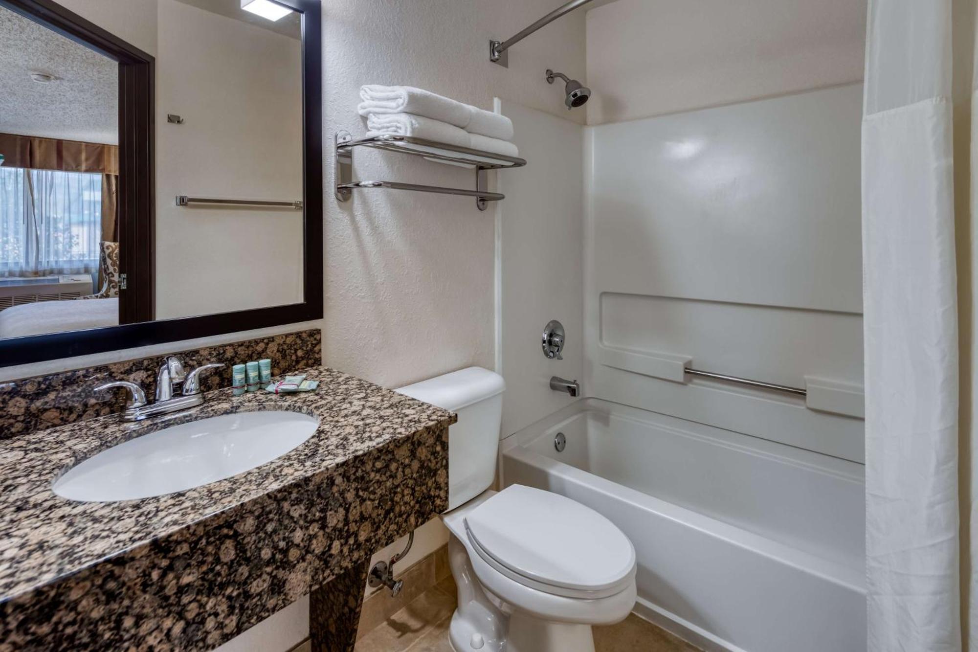 Western Alpenglo Hotel 3*
