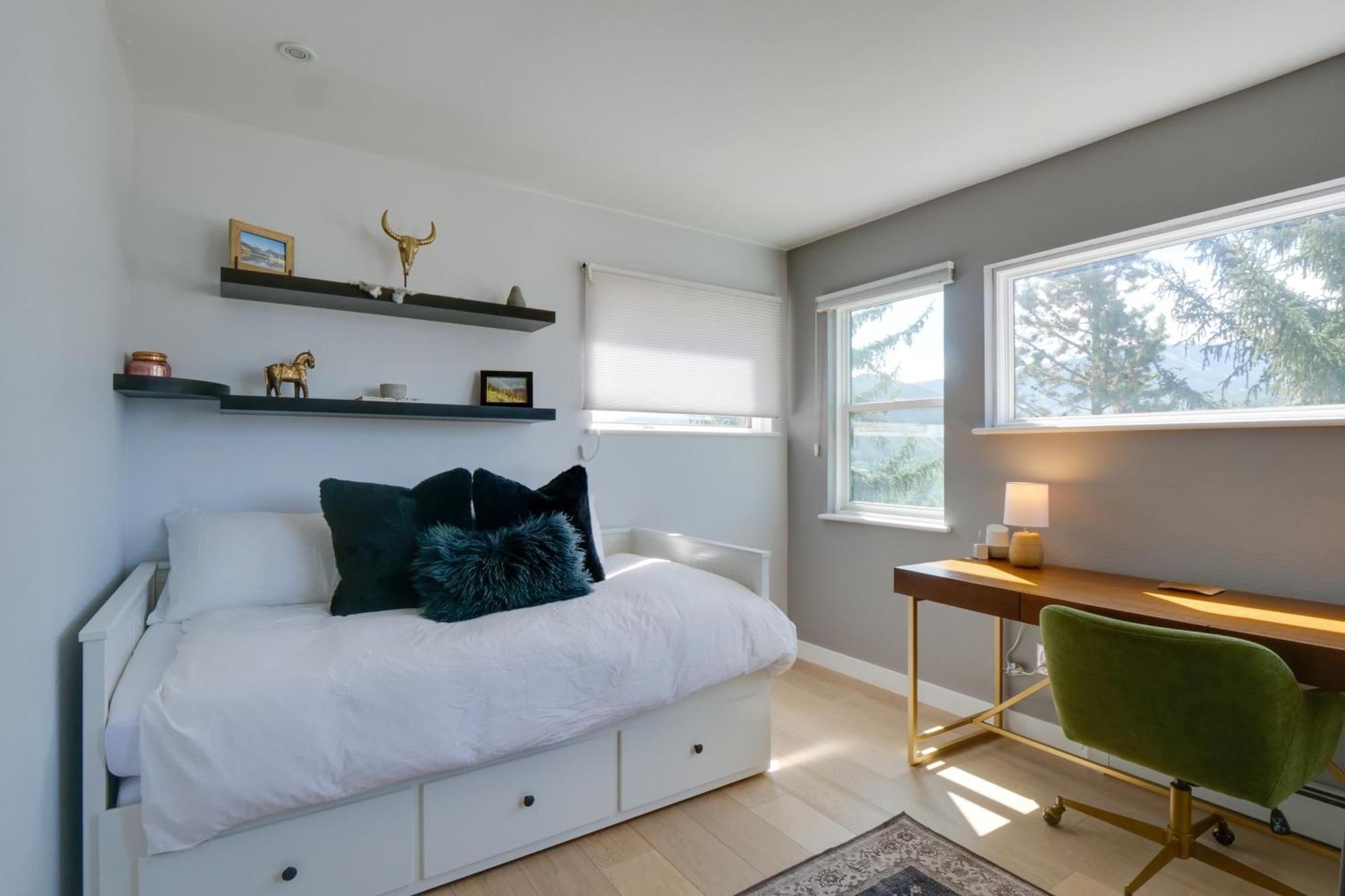 Apartment Tranquil Vacation Unit With Luscious Views