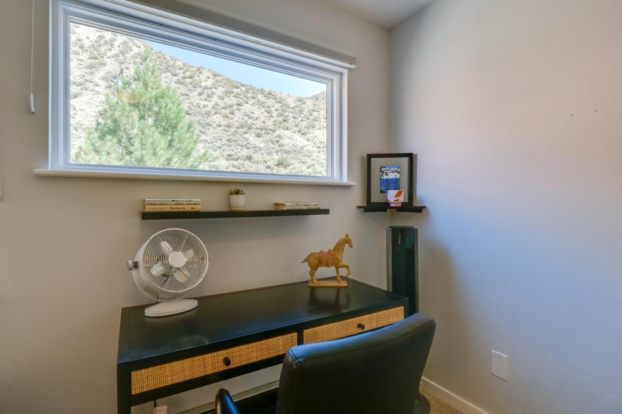 Apartment Tranquil Vacation Unit With Luscious Views *