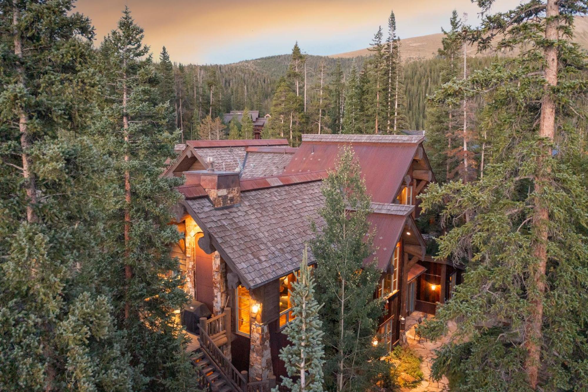 Rustic-elegance Wrapped In Custom Mountain Luxury, Steps From Baldy Hiking Trail And Shuttle Stop Holiday home Breckenridge