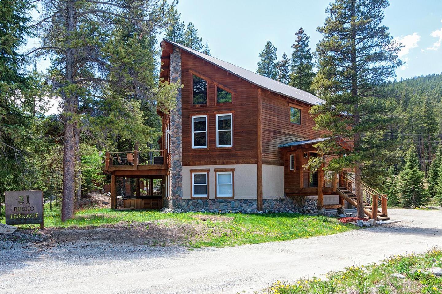 Gorgeous Updated Mountain Just Minutes From The Slopes, Private Hot Tub, Pool Table! Holiday home *