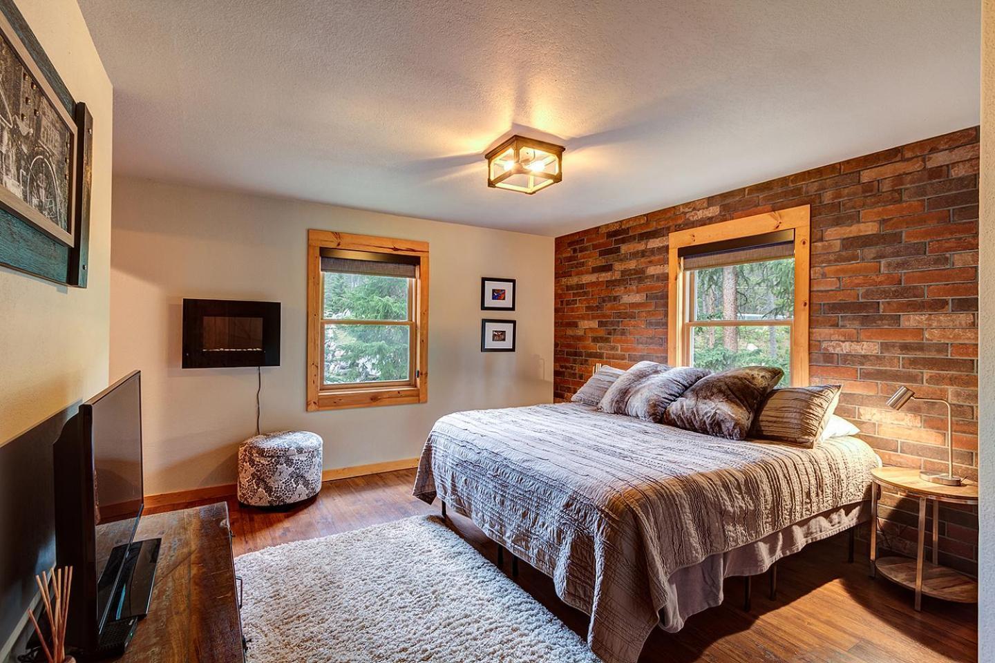 Gorgeous Updated Mountain Just Minutes From The Slopes, Private Hot Tub, Pool Table! * Breckenridge
