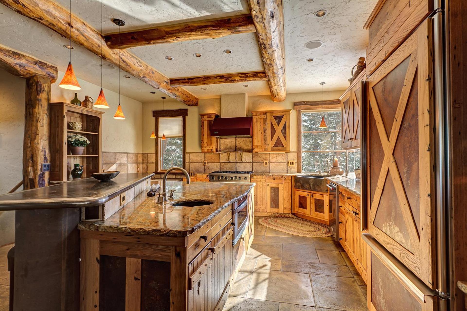 Holiday home Rustic-elegance Wrapped In Custom Mountain Luxury, Steps From Baldy Hiking Trail And Shuttle Stop