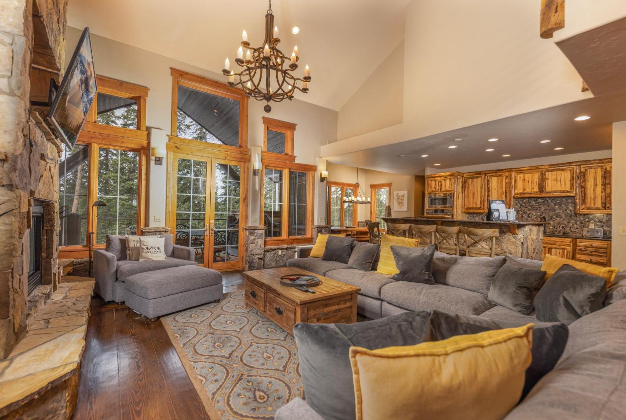 Expansive Elegance At Base Of Peak 8, 6 En-suites, 9 Fireplaces, Game Tables, Hot Tub! * Breckenridge