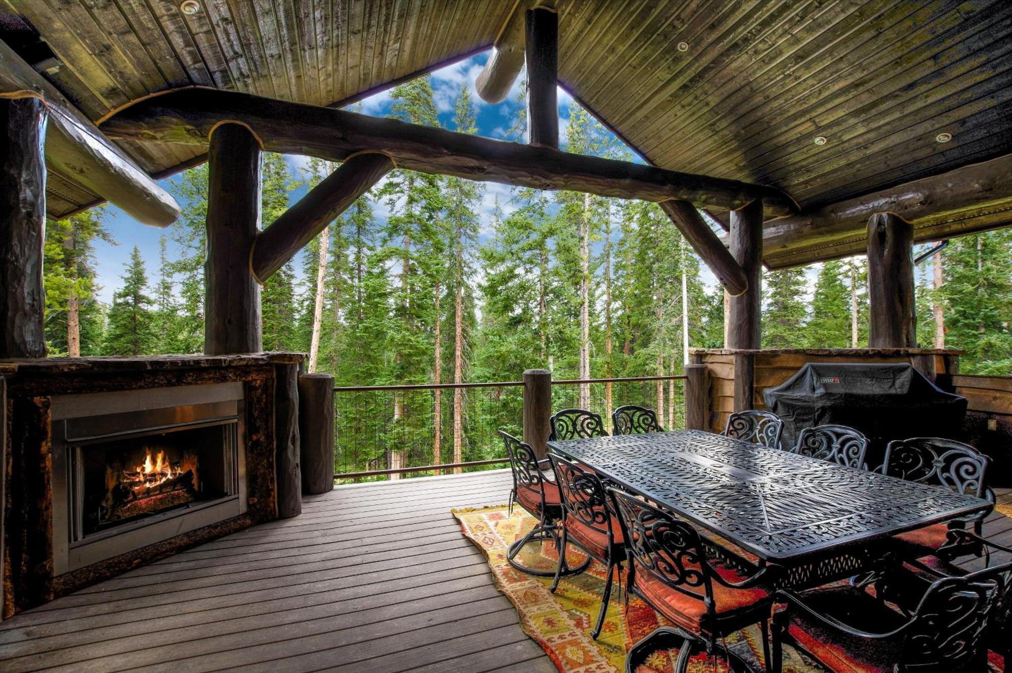Holiday home Expansive Elegance At Base Of Peak 8, 6 En-suites, 9 Fireplaces, Game Tables, Hot Tub! Breckenridge