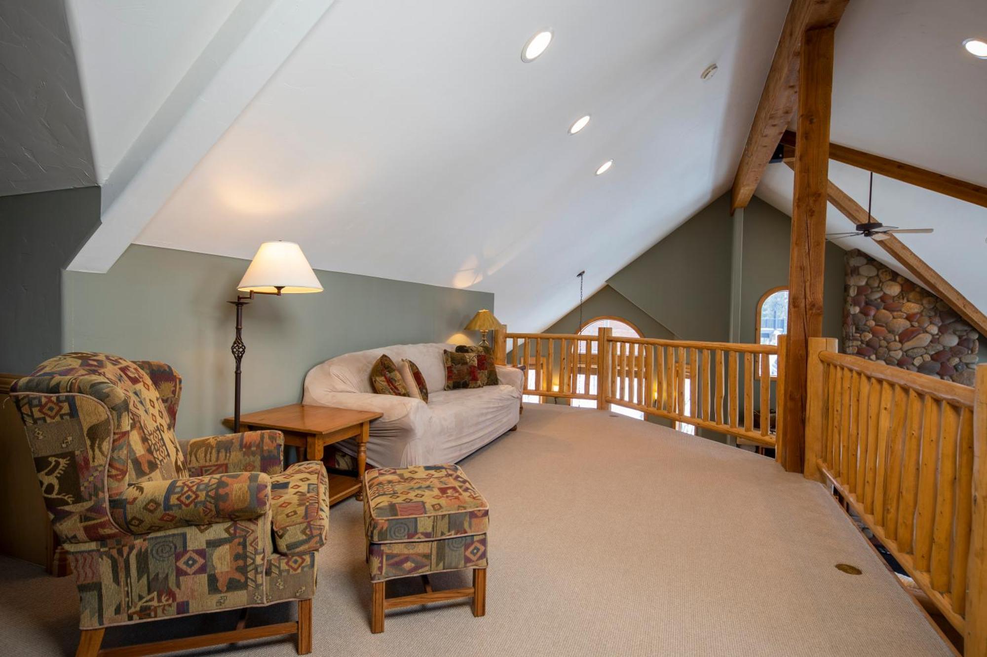 Walking Distance To Downtown Breck, Stunning Panorama, Hot Tub, Foosball, Arcade Machine! *