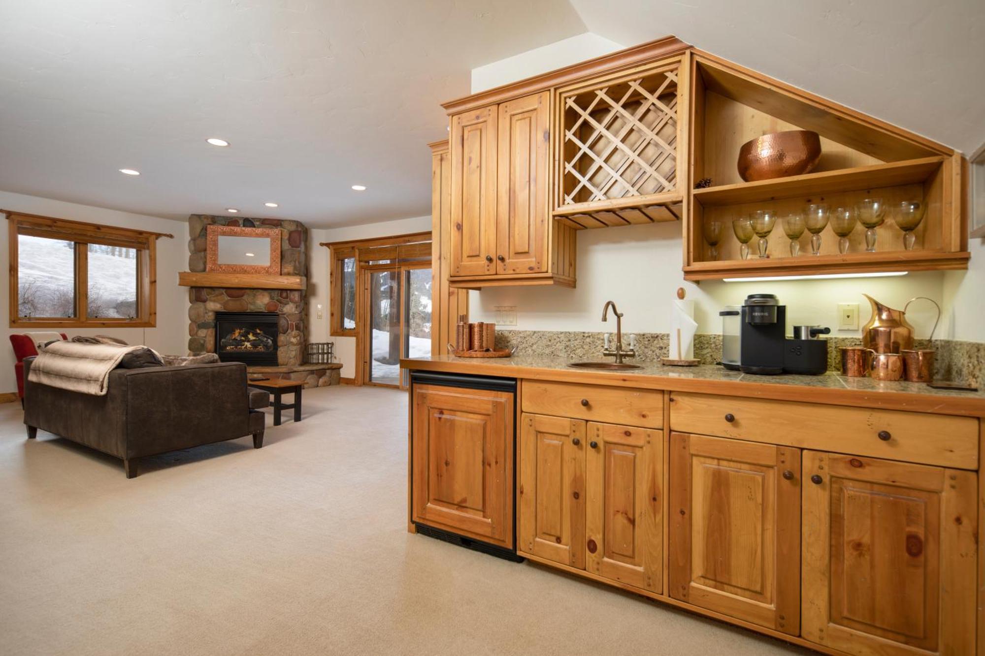 Walking Distance To Downtown Breck, Stunning Panorama, Hot Tub, Foosball, Arcade Machine! *