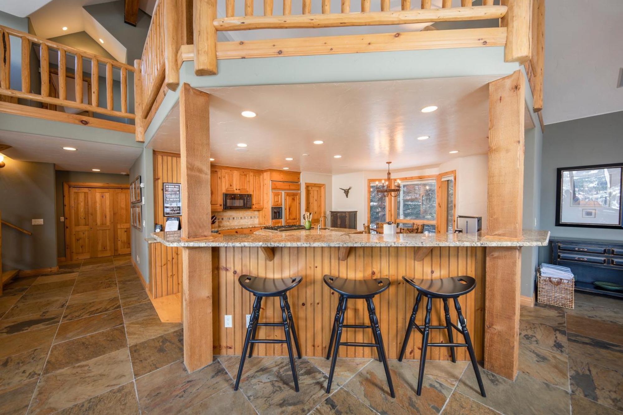 Walking Distance To Downtown Breck, Stunning Panorama, Hot Tub, Foosball, Arcade Machine! Holiday home