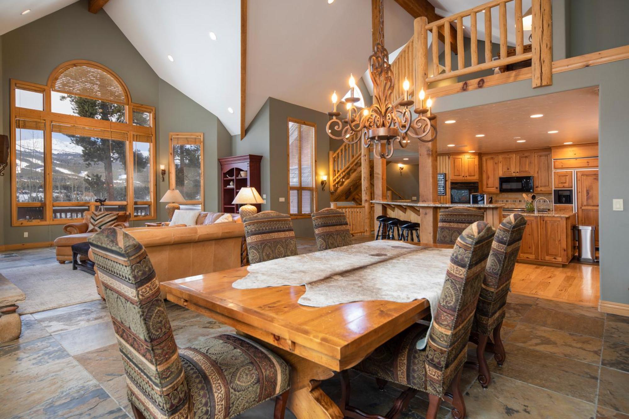 Walking Distance To Downtown Breck, Stunning Panorama, Hot Tub, Foosball, Arcade Machine! Holiday home