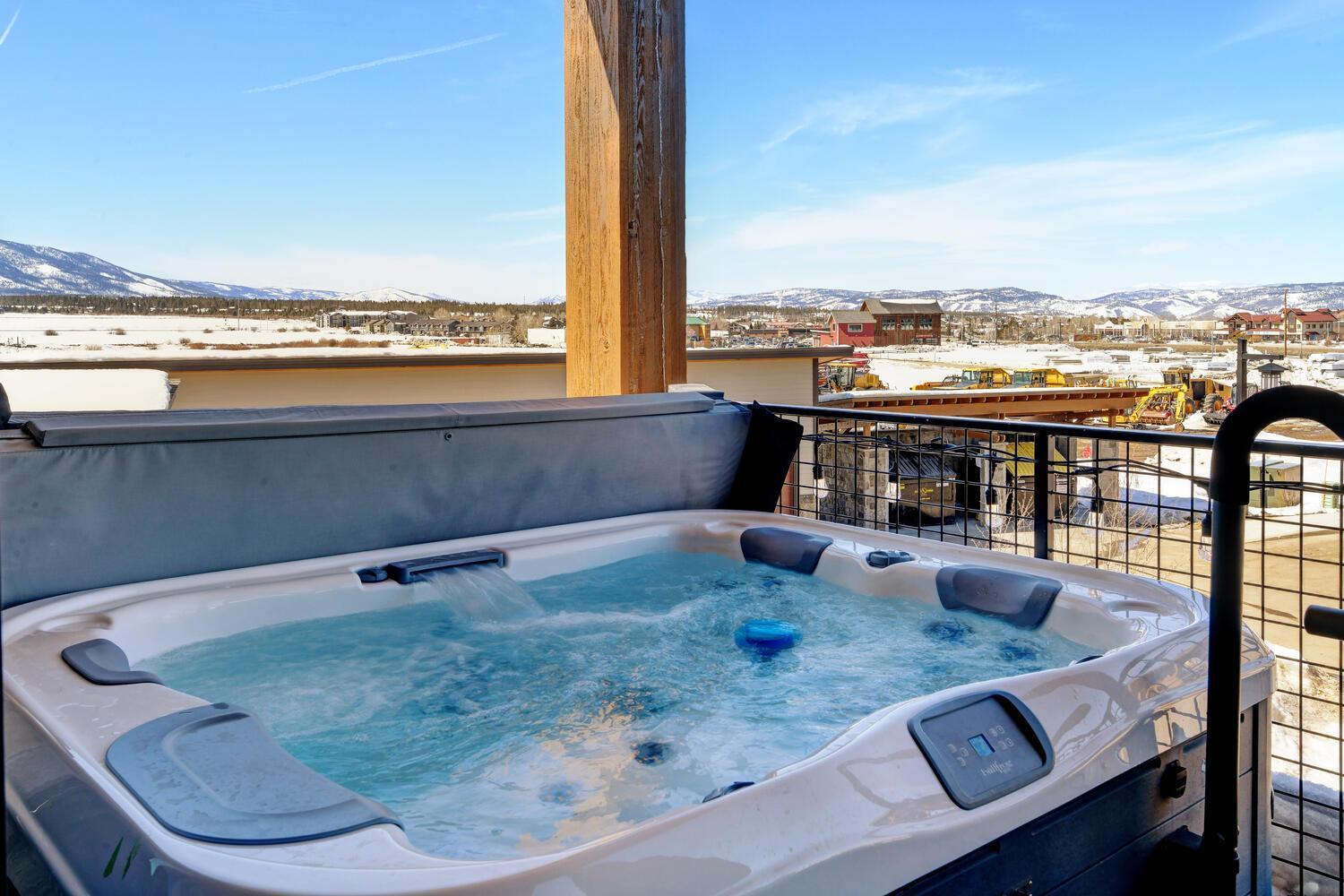 New Lux Elk Creek E201 With Hot Tub & Great Views / Price - $500 Free Activities Daily Holiday home *