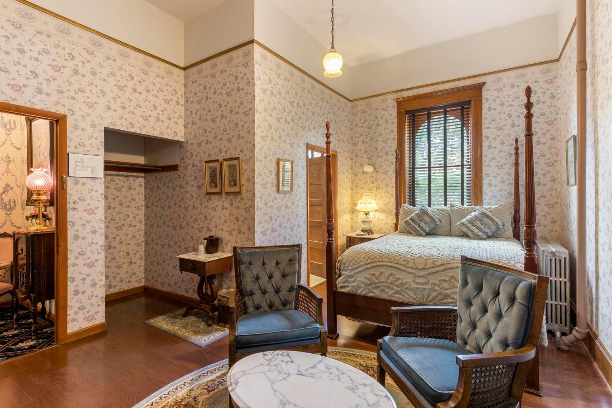 Hospitality House & Travel Park Hotel 3*