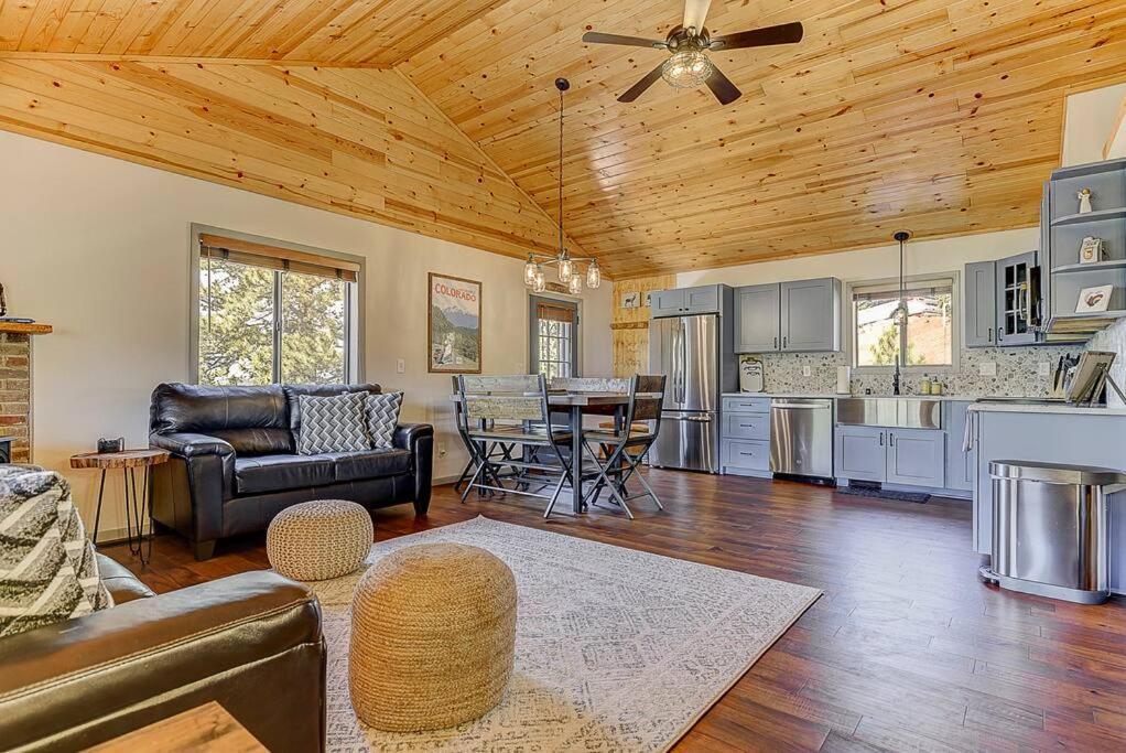 Monarch Landing, A Cozy W/360 Mountain Views Casa de férias *