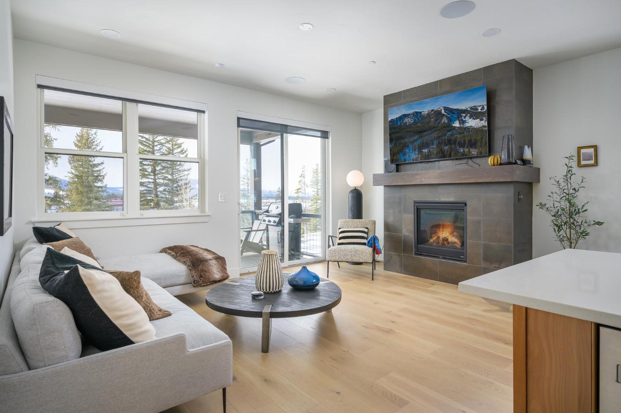 New Luxury River Run 101 / Great Views / Hot Tub / Price - $500 Free Activities Daily