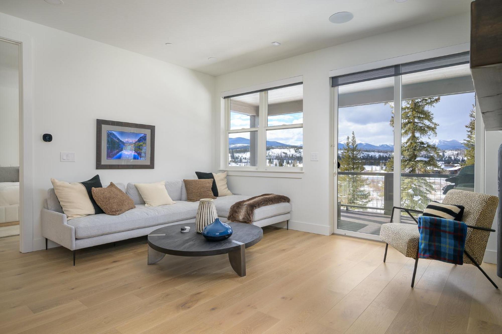 New Luxury River Run 101 / Great Views / Hot Tub / Price - $500 Free Activities Daily Holiday home