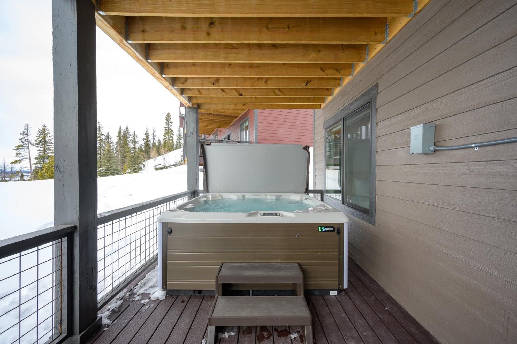 New Luxury River Run 101 / Great Views / Hot Tub / Price - $500 Free Activities Daily