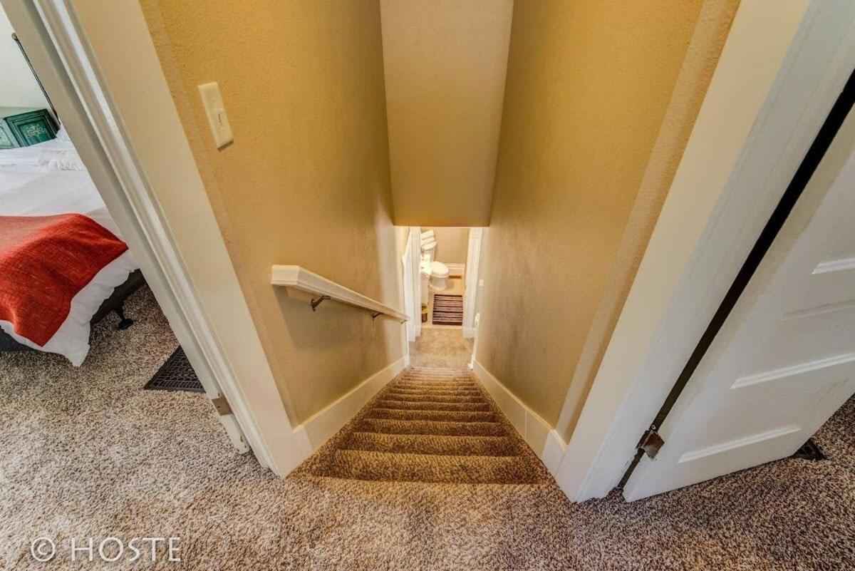 3br Charming Modern Victorian Downtown Holiday home