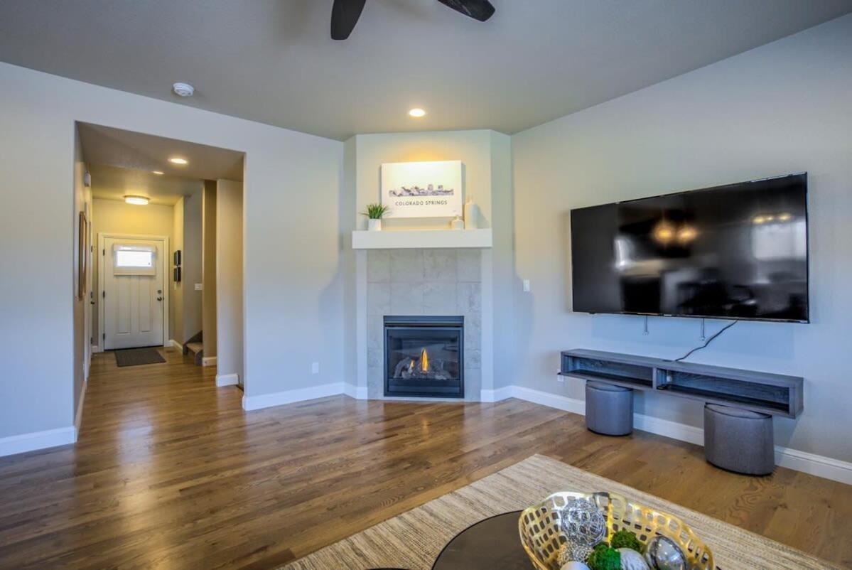 4bd Westside Vacation W Space & Flexibility * Colorado Springs