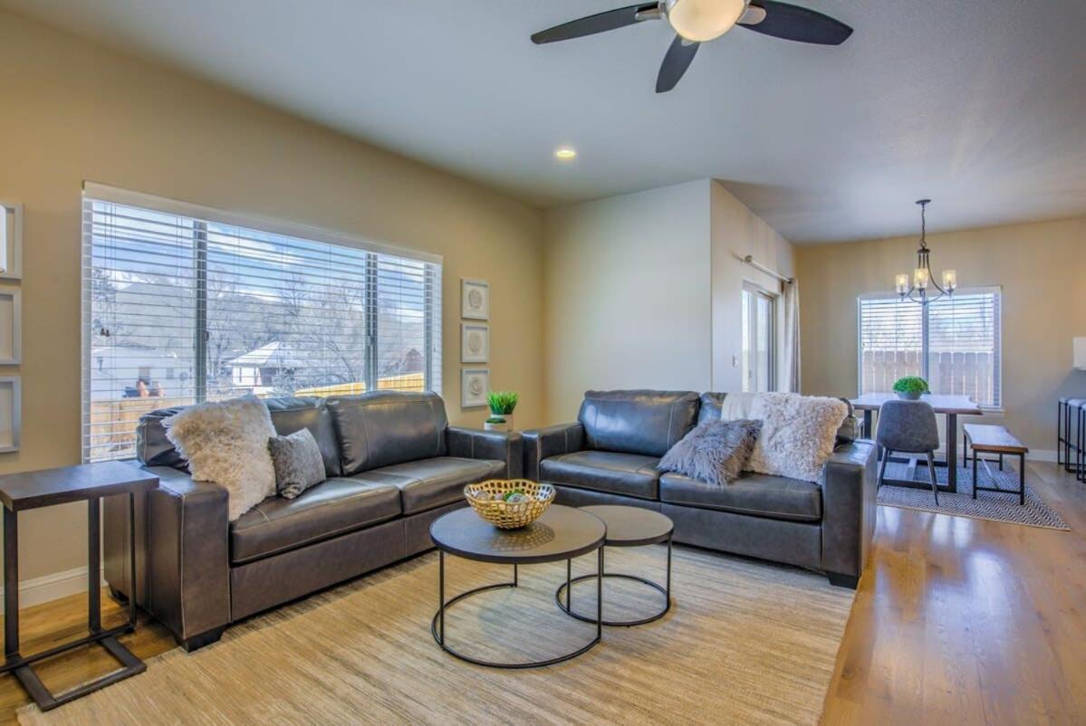 4bd Westside Vacation W Space & Flexibility * Colorado Springs