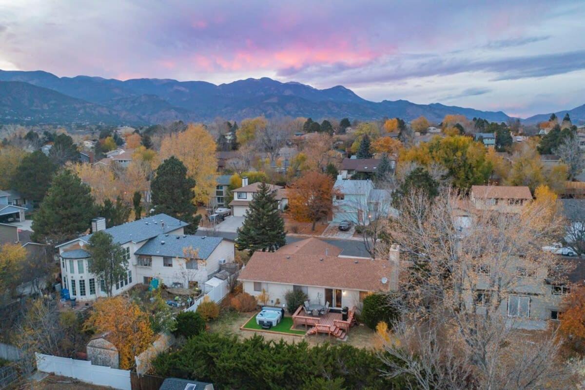 Casa de férias 3bd Cheyenne Mountain W Hot Tub & Grill Colorado Springs