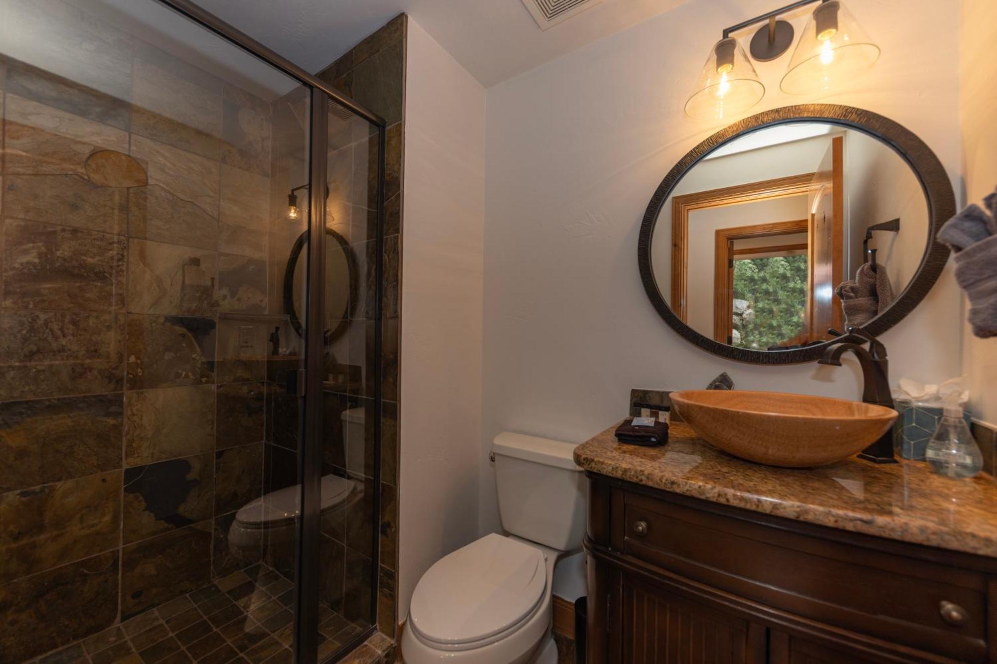 Holiday home Warm And Luxurious, Spectacular Views, En-suites, Hot Tub, Shuffle Board, Arcade Machine!!