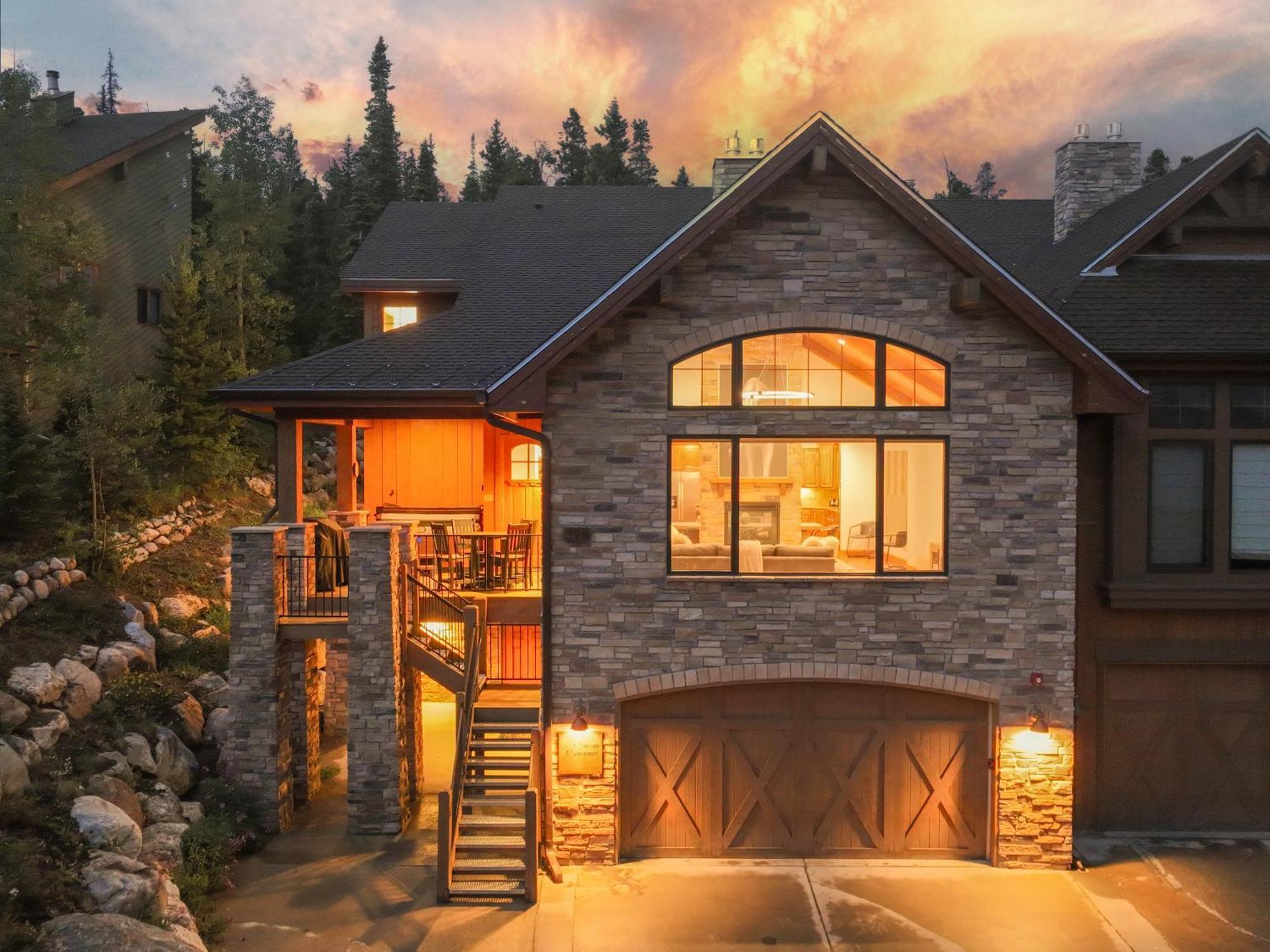 Holiday home Warm And Luxurious, Spectacular Views, En-suites, Hot Tub, Shuffle Board, Arcade Machine!! *