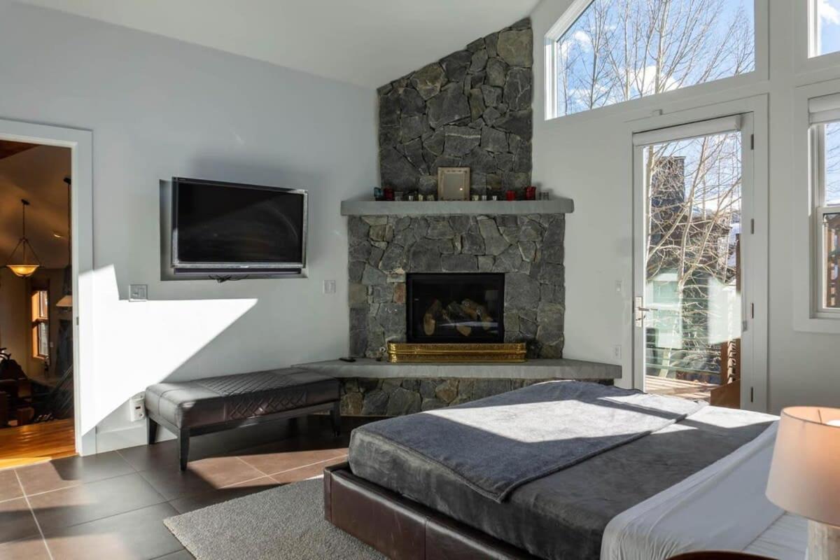 Holiday home Luxurious 4br Retreat With Hot Tub Near Gold Course *