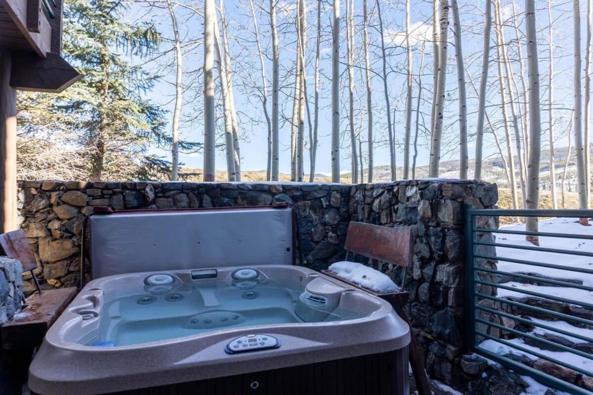 Holiday home Luxurious 4br Retreat With Hot Tub Near Gold Course