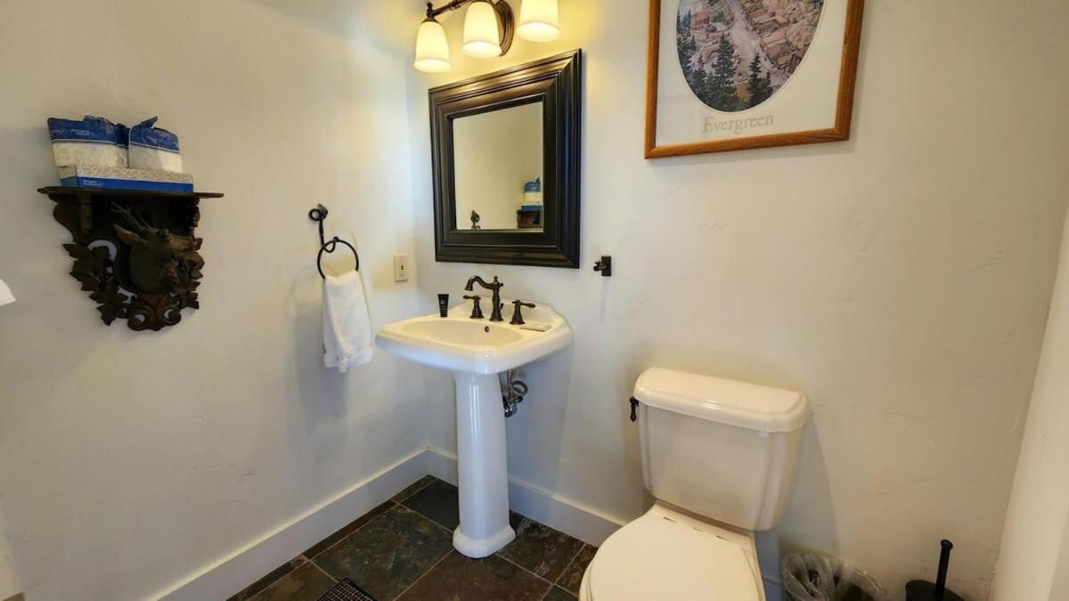 Luxurious 4br Retreat With Hot Tub Near Gold Course Holiday home