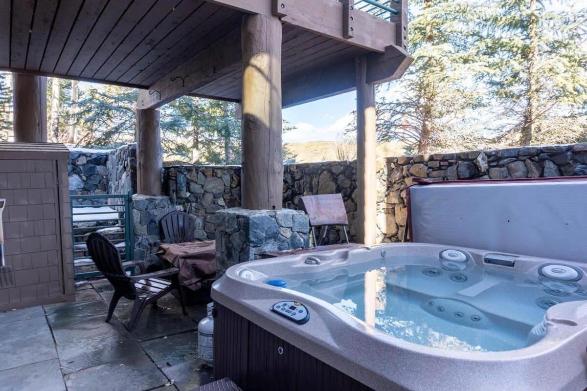 Luxurious 4br Retreat With Hot Tub Near Gold Course Breckenridge