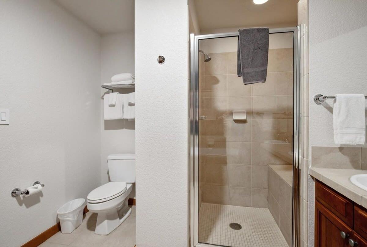 Holiday home 2br Main St Station In Out Amenities *