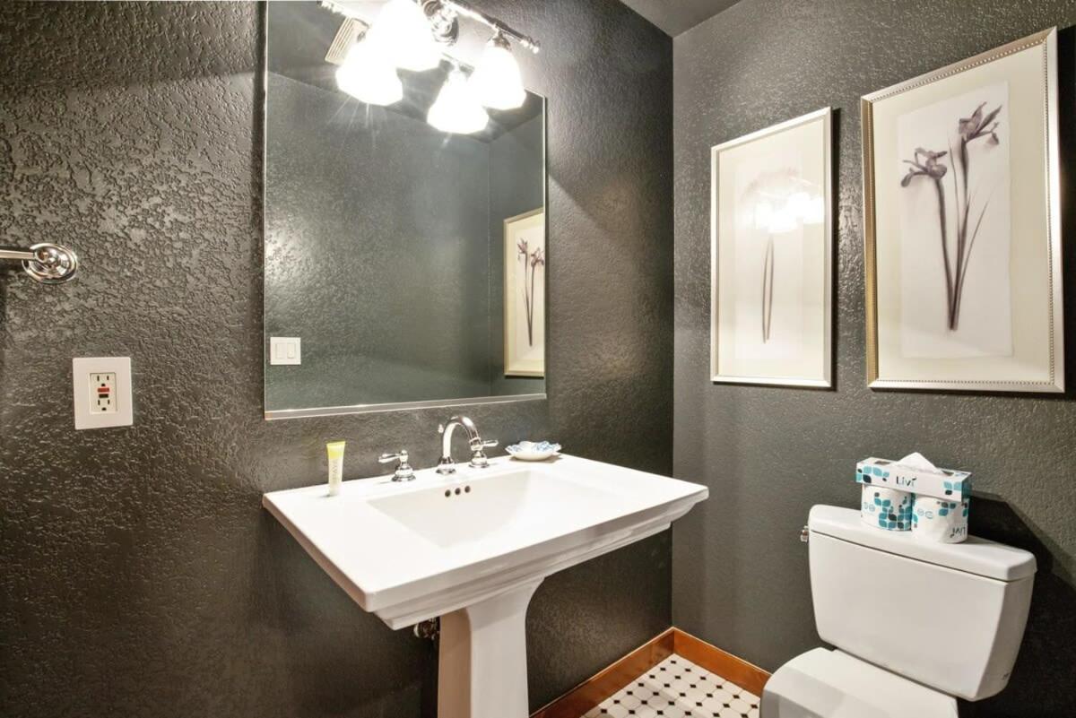 2br Main St Station In Out Amenities Holiday home