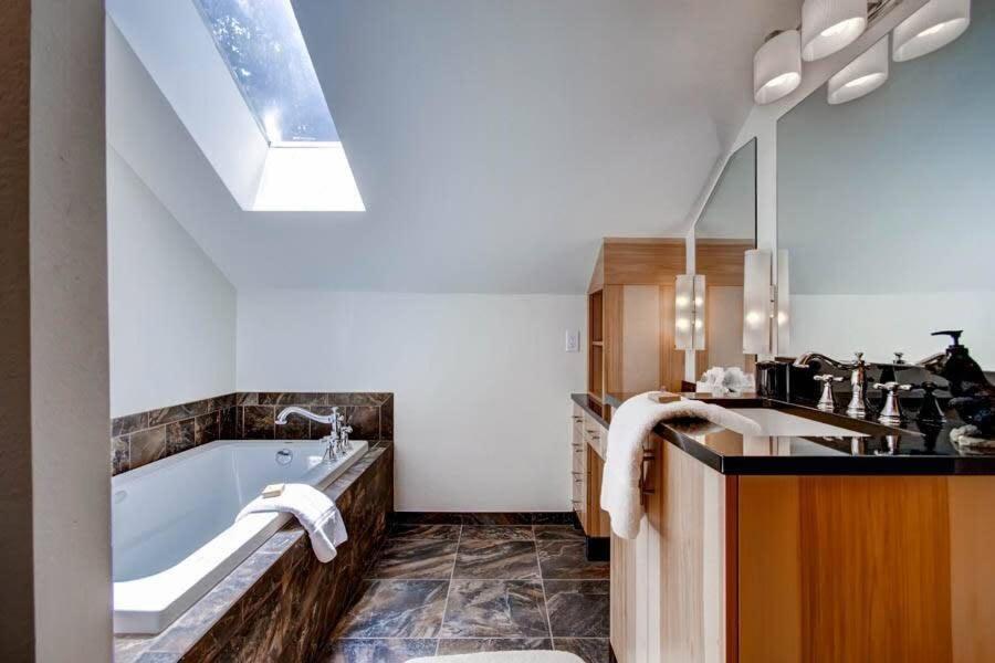 Holiday home 5br In Out Mountain Getaway With Hot Tub And Views *
