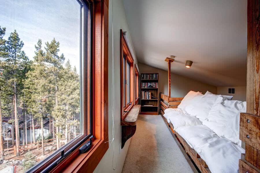 5br In Out Mountain Getaway With Hot Tub And Views Holiday home