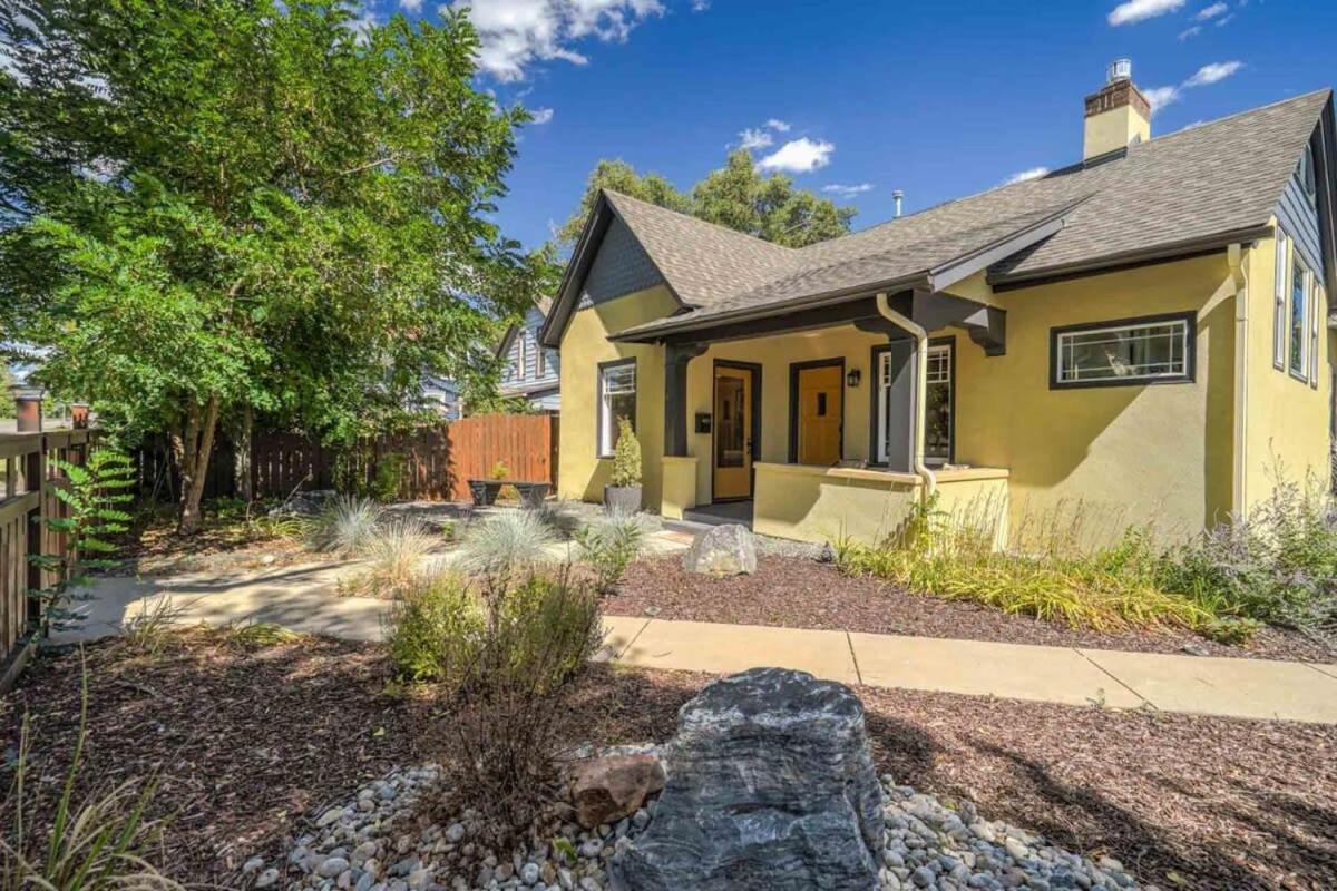 3bd Charming Large Backyard Garden Holiday home