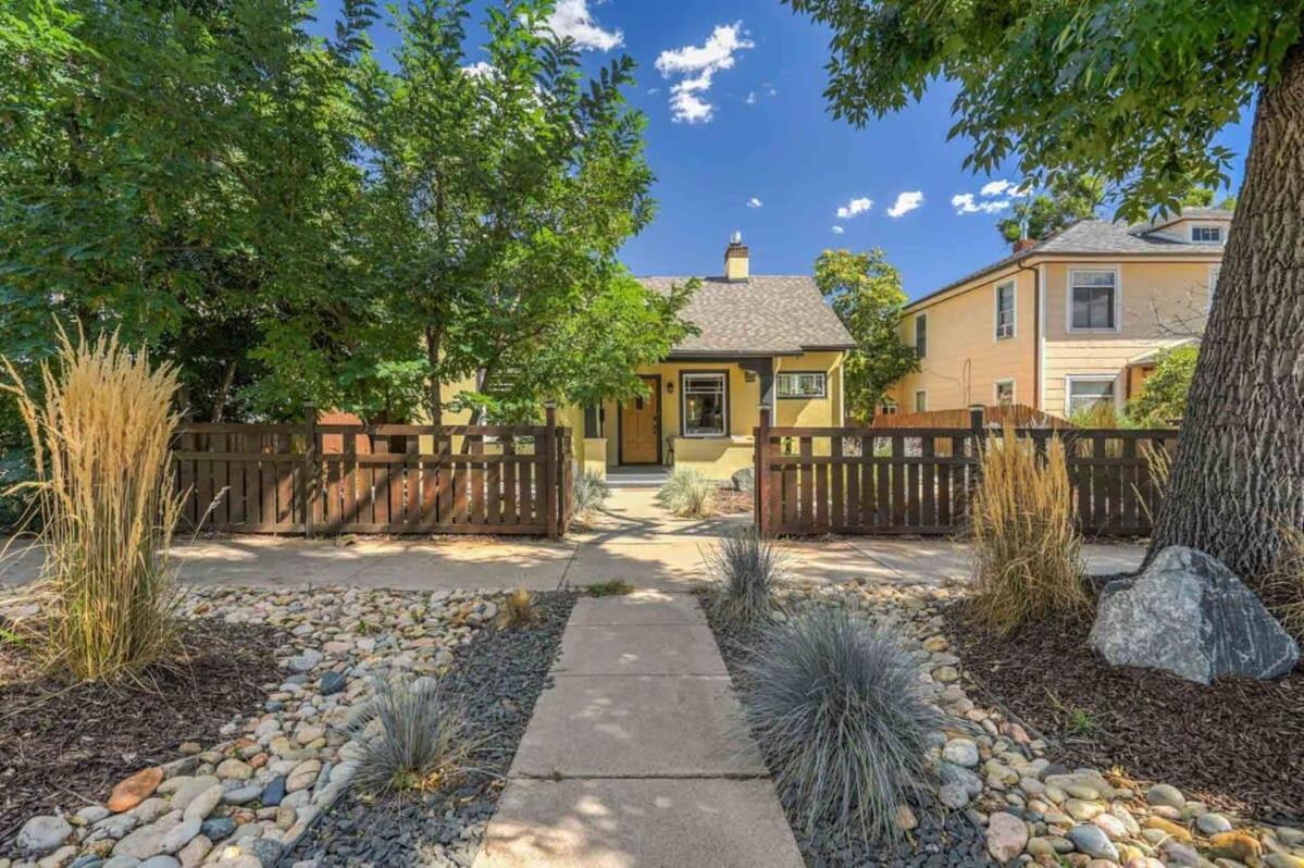 3bd Charming Large Backyard Garden Holiday home Colorado Springs