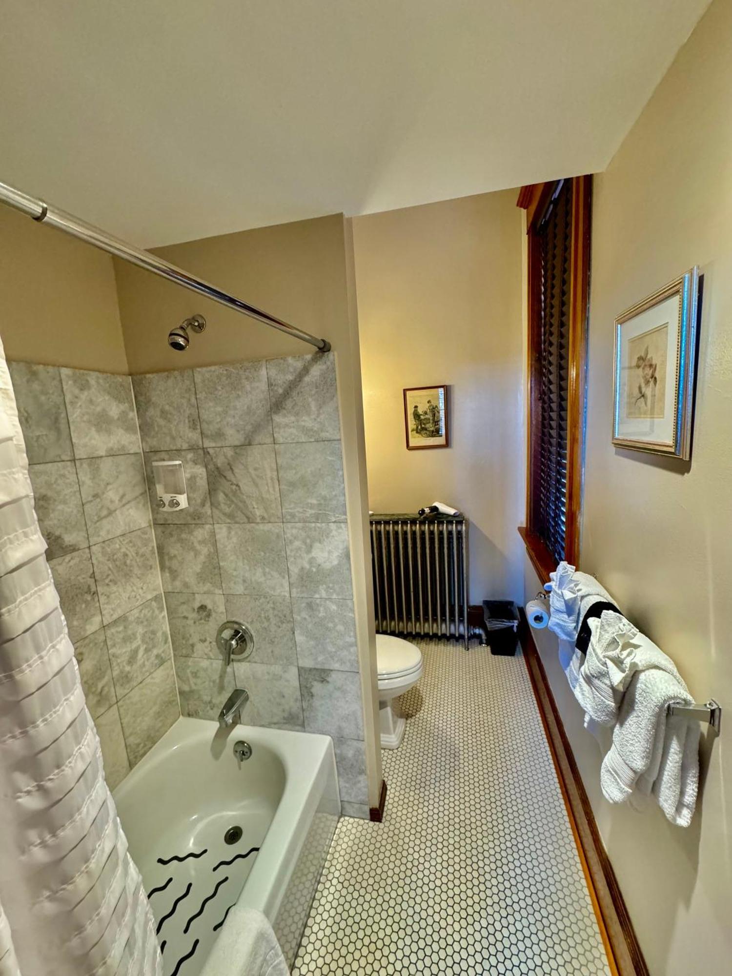 Hotel Hospitality House & Travel Park 3*