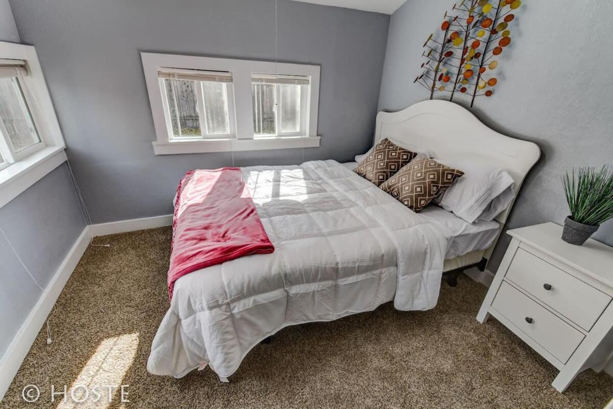 *h* New! Downtown Newly Renovated! * Casa de férias *