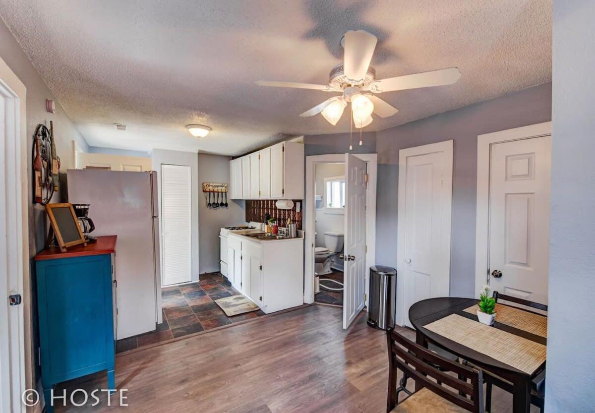 *h* New! Downtown Newly Renovated! * Casa de férias Colorado Springs