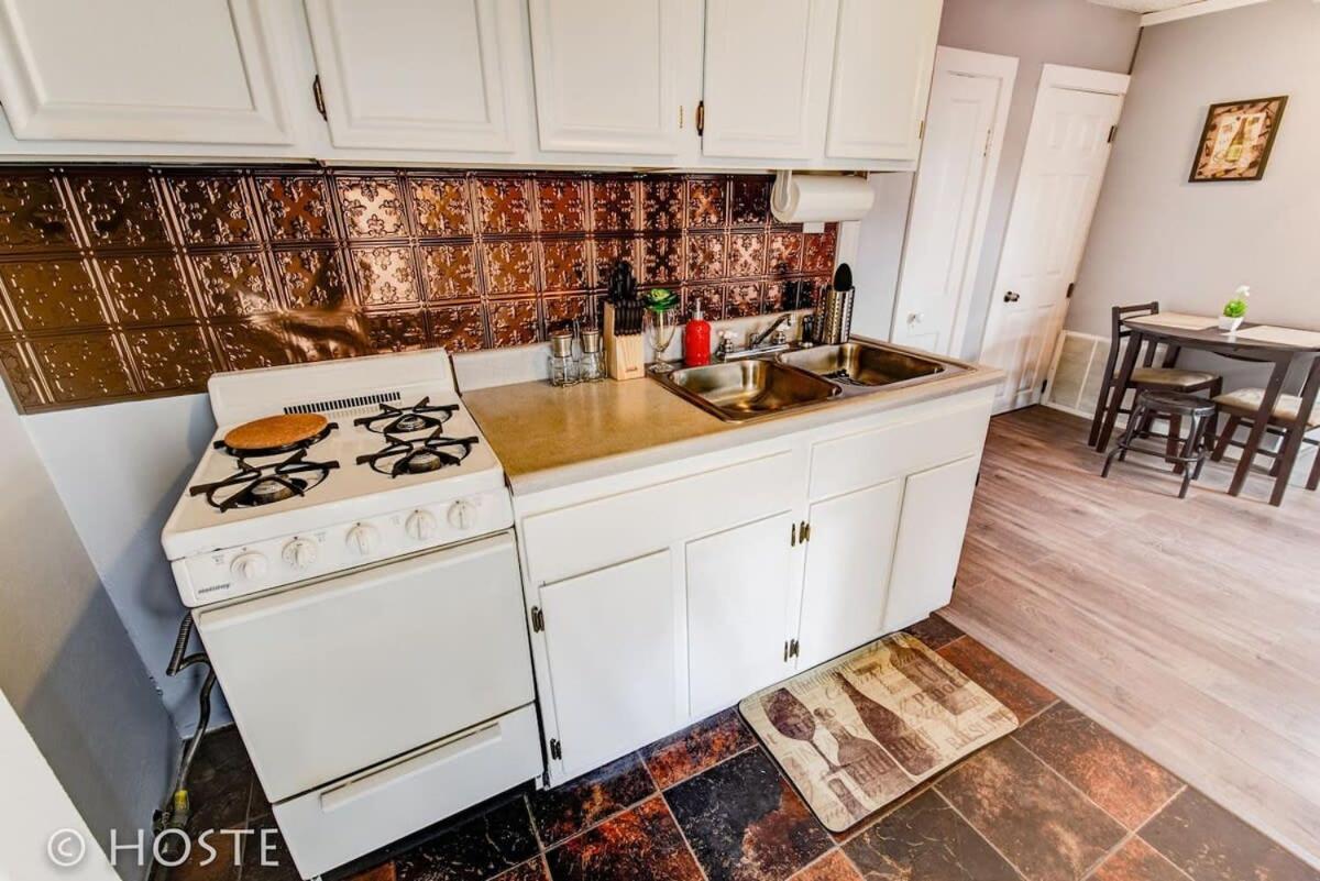 *h* New! Downtown Newly Renovated! * Colorado Springs
