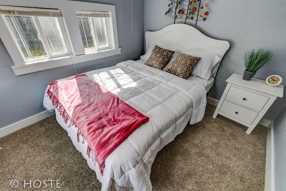 *h* New! Downtown Newly Renovated! *