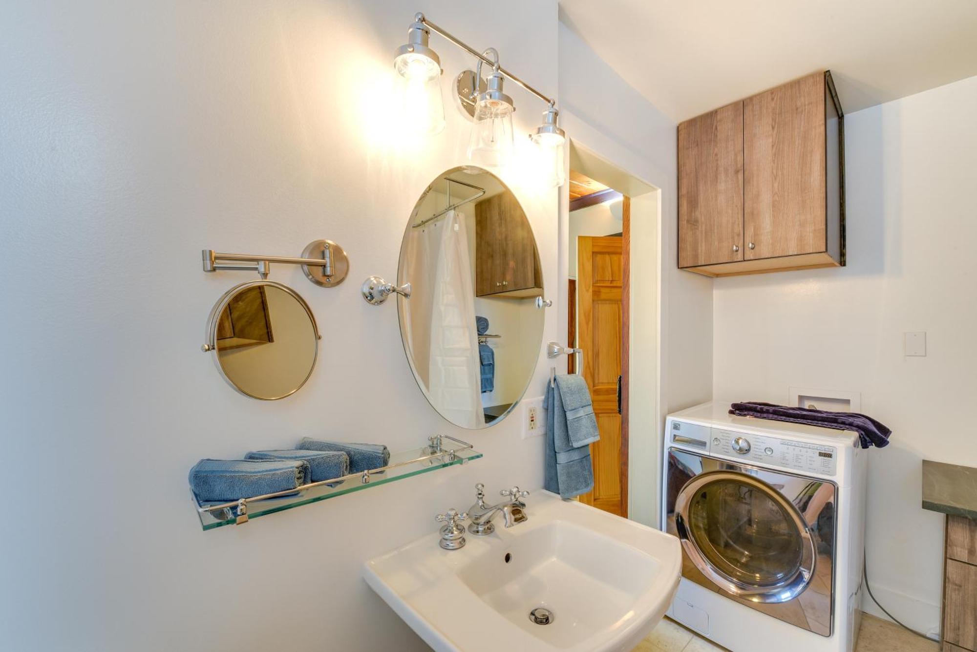Downtown With Fireplace And Yard! * Salida