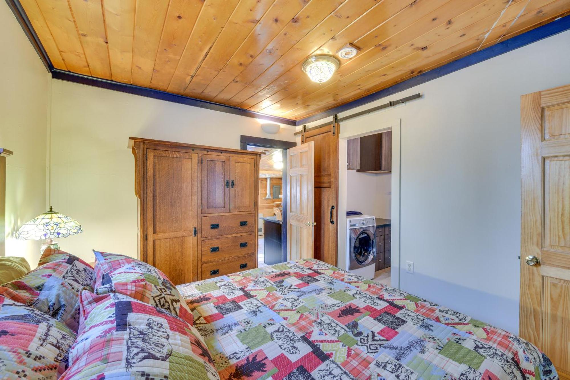 Holiday home Downtown With Fireplace And Yard!