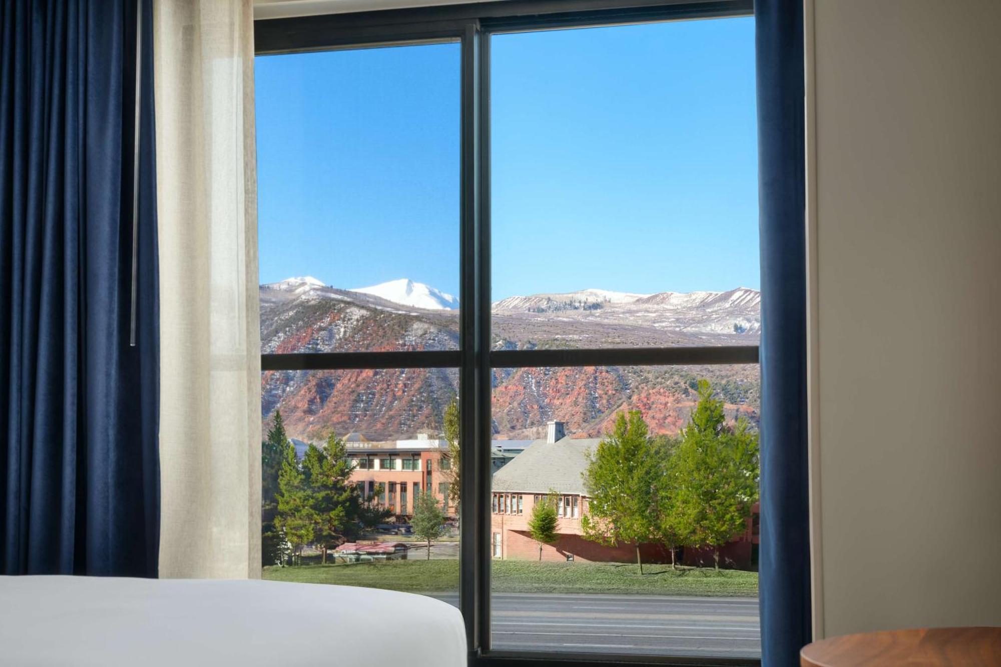 The Hoffmann Aspen Tapestry Collection Hilton 3*