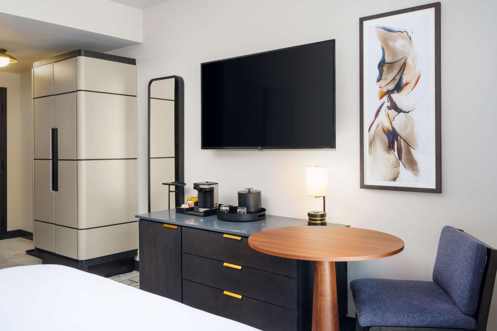 The Hoffmann Aspen Tapestry Collection Hilton 3* Basalt