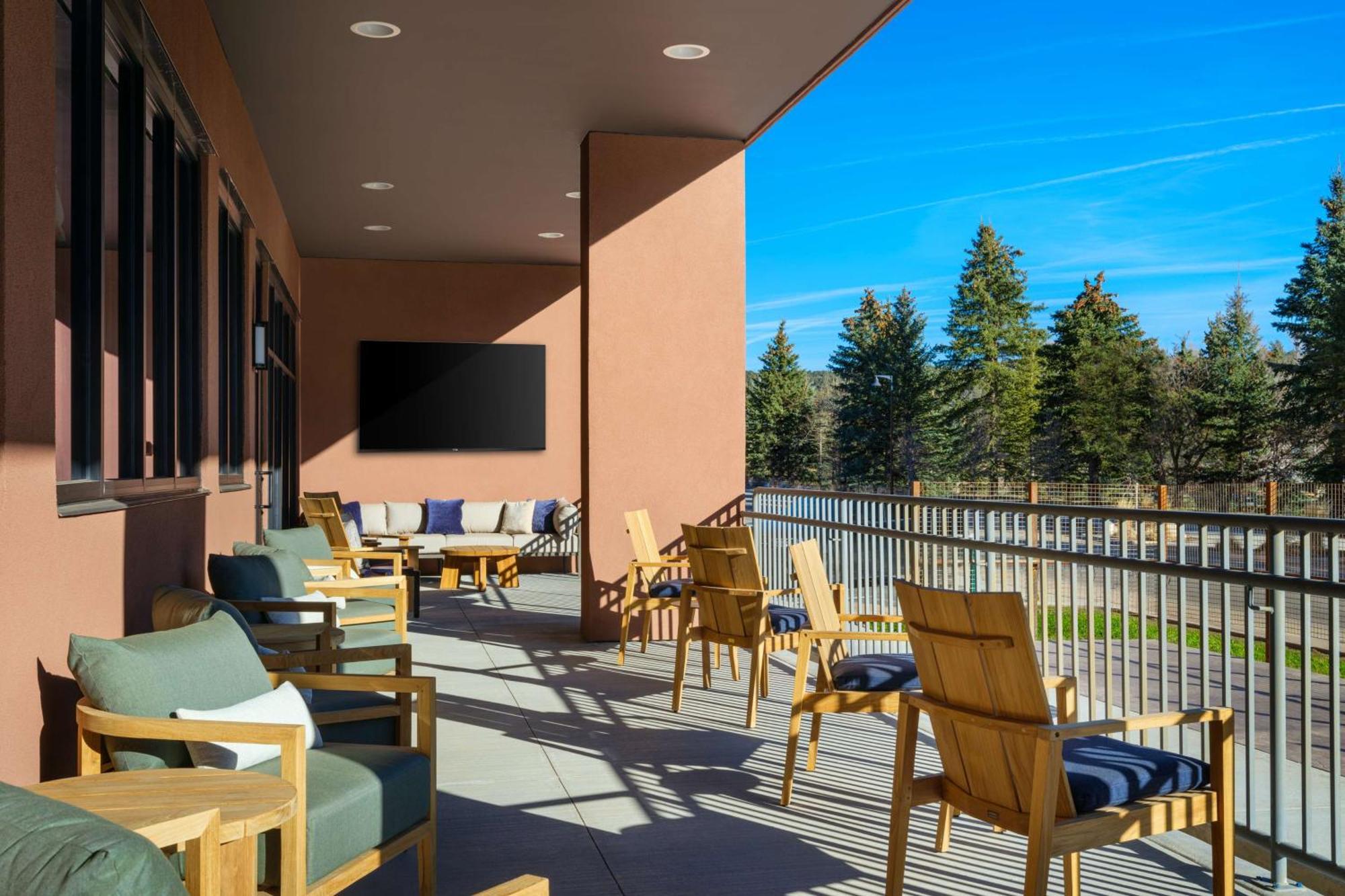 Hotel The Hoffmann Aspen Tapestry Collection Hilton