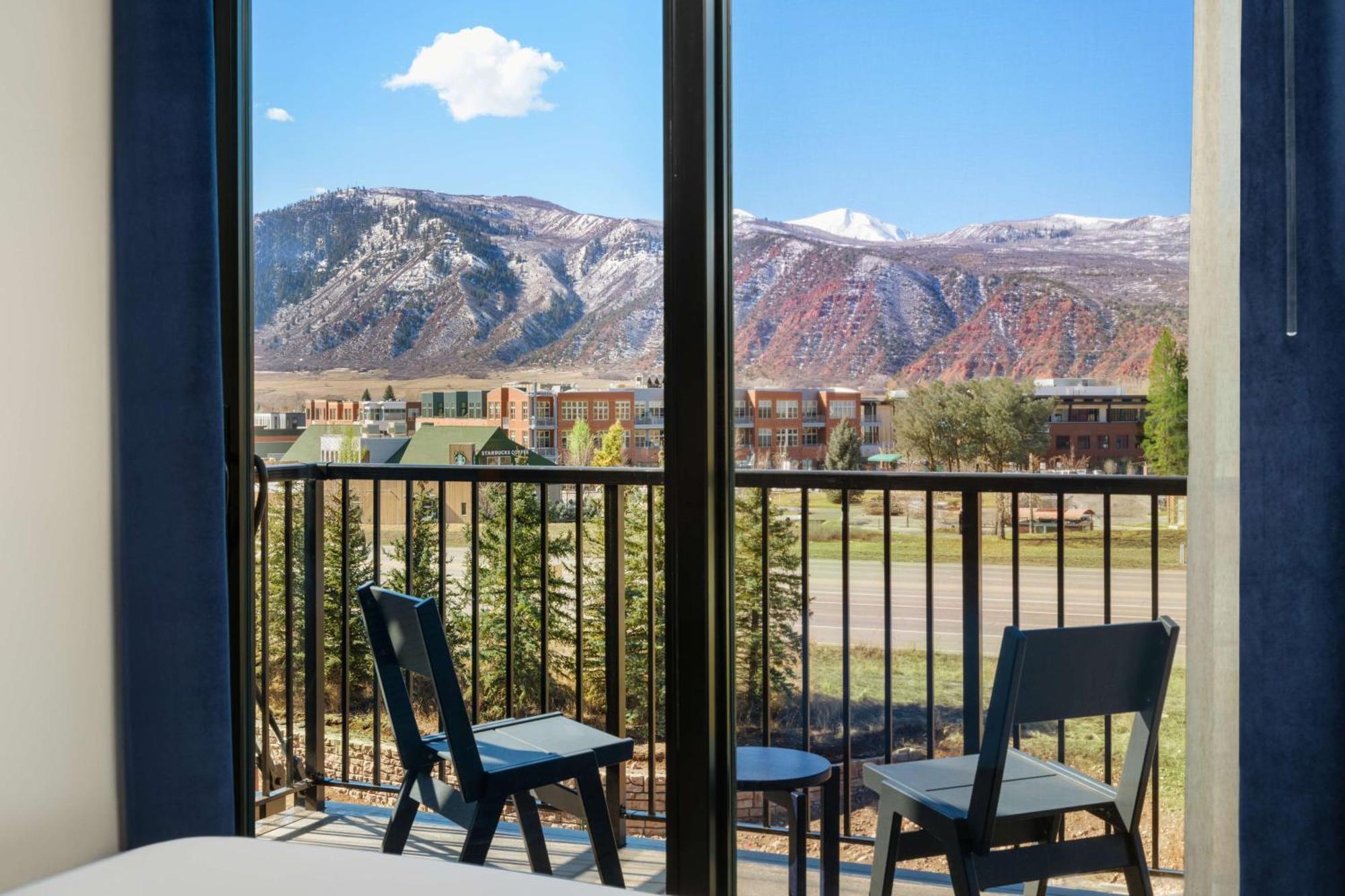 The Hoffmann Aspen Tapestry Collection Hilton 3*