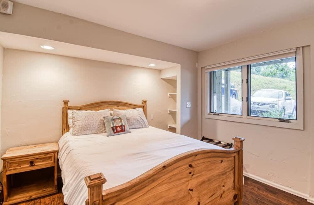 Casa de férias Modernized 2 Bedroom Minutes From