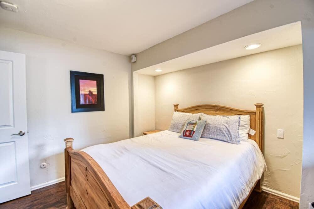 Modernized 2 Bedroom Minutes From *